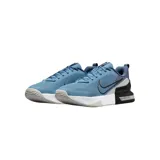 Championes de entrenamiento Nike Max Alpha Trainer 6, color azul con detalles en negro y blanco. Presentan una estructura de malla transpirable, el logo Swoosh en el lateral y unidad Max Air en el talón para mayor amortiguación.