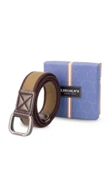 Cinto de tela canvas azul marino con galón de rayas blancas y celestes, hebilla doble metálica color peltre y terminaciones en símil cuero marrón.