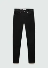 Pantalón jeans tipo skinny con acabado encerado, tiro bajo y diseño de cinco bolsillos. Confeccionado en tejido elástico con cierre de cremallera y botón.