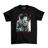 Remera negra de algodón con cuello redondo y mangas cortas. Presenta un estampado frontal de Pennywise de la película It, con el texto "Pennywise" en la parte inferior.