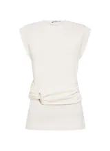 Musculosa color crema de algodón con cuello redondo y tirantes anchos. Presenta una banda fruncida en el frente con detalle de argolla metálica lateral.