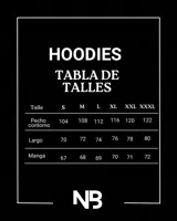 Hoodie blanco con capucha y bolsillo tipo canguro. Presenta un estampado en la espalda con la inscripción 'No Basic' en fuente gótica y debajo el texto 'made in Uruguay'.
