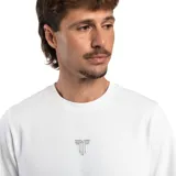 Remera blanca de manga corta de la marca Tiffosi, con cuello redondo y un pequeño logo bordado en el centro del pecho.