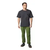 Pantalon de hombre Columbia modelo Landroamer Ripstop, color verde oliva. Presenta un diseño funcional con bolsillos laterales tipo cargo, rodillas articuladas y acabado repelente al agua y resistente a las manchas.