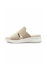 Sandalia tipo zueco Aurora modelo AU400, color beige, con capellada de lycra perforada y suela chunky de goma.