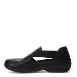 Sandalias tipo zueco de cuero negro con diseño calado y costuras en forma de rombos. Presenta paneles laterales elásticos y suela de goma antideslizante.