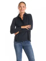 Remera de modal marca Elie Tahari, color azul marino, con cuello solapa, escote en V y manga larga con puños elásticos.