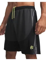 Short deportivo Under Armour de la línea Curry, color negro con detalles en amarillo neón. Presenta el logo de Stephen Curry en la pierna derecha y paneles laterales en contraste. Diseñado para el rendimiento en básquetbol.