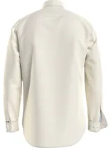 Camisa de hombre Tommy Hilfiger de corte regular, color crema con microestampado de puntos y logo bordado en el pecho.