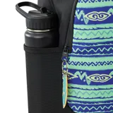 Mochila Rip Curl Ozone Cool 30L Raw Energy negra con estampado geométrico en azul y verde. Incluye compartimento principal con cierre, bolsillo frontal con cierre y bolsillos laterales de malla.
