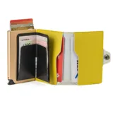 Billetera Baleine Kansas color amarillo pastel con sistema de apertura automática para tarjetas.