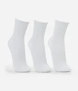 Kit de tres pares de medias deportivas blancas de caña media, con suela de toalla y tejido texturizado.