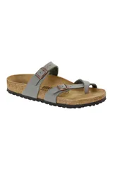 Sandalias Birkenstock modelo Mayari, color gris, con dos correas ajustables con hebilla metálica, una sobre el empeine y otra en el dedo gordo. Plantilla anatómica de corcho y látex forrada en gamuza. Suela de goma EVA.