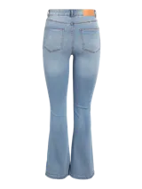Pantalón jean flare de tiro alto, confeccionado en denim elástico con efecto desgastado y silueta ajustada que se ensancha levemente hacia los tobillos.