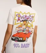 Remera blanca de manga corta y cuello redondo con un estampado frontal que dice "Rugrats 90's BABY" en colores violeta, amarillo y naranja.