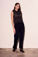 Musculosa negra de algodón con lurex, calada y de corte ajustado.