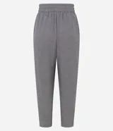 Pantalón femenino de crepé con estampado geométrico en tonos grises y marrones, bajo afunilado, cintura elástica con lazo y bolsillos laterales.