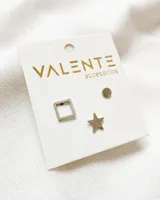 Set de tres pares de aros de acero quirúrgico: un aro con forma de cuadrado, un aro con forma de estrella y un aro pequeño circular.