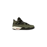 Championes Jordan 4 Retro OG SP en colaboración con Undefeated, color verde militar con detalles en negro y suela blanca con cámara de aire visible.