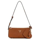 Cartera tipo baguette de la marca Guess, color marrón, con estructura firme, cierre superior y correa ajustable. Presenta herrajes dorados, logo frontal y un charm decorativo en forma de corazón.