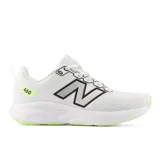Championes de running New Balance modelo 460 v4, color blanco con detalles en negro y verde lima. Presentan una parte superior de malla transpirable, logo lateral característico y suela con amortiguación.