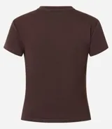 Blusa básica de mujer marca Blue Steel, confeccionada en tejido rib de algodón con elastano. Presenta un diseño ajustado al cuerpo, cuello redondo y mangas cortas.