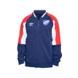 Campera bomber azul marino, con mangas raglán rojas y paneles blancos en los laterales. Presenta cierre frontal, cuello, puños y cintura acanalados en blanco. Incluye logo de Umbro bordado en el pecho izquierdo y escudo del Club Nacional de Football en el pecho derecho.