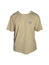 Remera blanca de manga corta con estampado de un vaso con llamas.