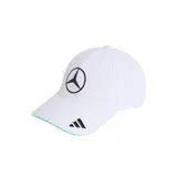 Gorra blanca Adidas de la colección Mercedes-AMG Petronas Formula 1 Team, con visera curva, logo bordado de Mercedes en el panel frontal y el logotipo de Adidas en la visera.