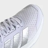 Championes Adidas Dropset Control color lila con las tres tiras características en plateado, diseñados para entrenamiento y levantamiento de pesas.