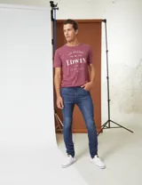 Jean de calce slim, color azul medio.