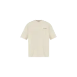 Remera Allsaints de color blanco tiza, corte holgado, manga corta y cuello redondo. Presenta un pequeño estampado en el pecho con la inscripción de la marca.
