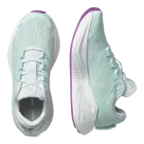 Championes Salomon modelo Aero Glide 3, color verde menta con suela blanca y detalles en violeta. Cuenta con amortiguación de espuma de alta altura y diseño sin costuras en la parte superior.
