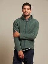 Campera de poliéster color ladrillo con cierre frontal, cuello alto y bolsillos laterales.