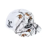 Gorra tipo trucker con panel frontal estampado con diseño de camuflaje de ramas y hojas, y parte trasera de malla blanca. Presenta un parche bordado en el frente con el logo de Supreme y una figura femenina, además del logo de TrueTimber Camo bordado en el lateral.