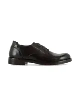 Zapato de cuero color marrón oscuro con cordones, diseño clásico y punta redonda, confeccionado con cuero 100% italiano.