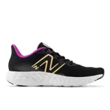 Championes New Balance 411v3, color negro con detalles en dorado y fucsia.