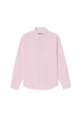 Camisa de corte relaxed fit confeccionada en mezcla de algodón y lino, con estampado a cuadros en tonos rosados y blancos. Presenta cuello camisero, manga larga con puño abotonado, bolsillo de parche en el pecho y cierre frontal de botones.