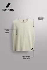 Musculosa de entrenamiento de corte regular, confeccionada en tejido técnico ligero con microperforaciones para mayor transpirabilidad. Presenta cuello redondo, sisas amplias y aberturas laterales en el bajo. Incluye detalles termofijados y logo de la línea Zara Athleticz.