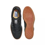 Championes Vans modelo Skate Ave 2.0, de diseño técnico con base negra y suela de goma color caramelo. Presentan una estructura combinada de gamuza y malla transpirable, con la icónica franja lateral de la marca en tono gris y tecnología UltimateWaffle en la suela.