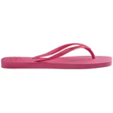Ojotas Havaianas modelo Slim Square con puntera cuadrada, color azul claro, con tiras finas y logo de la marca en relieve.