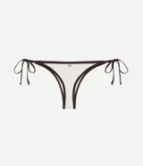 Bombacha de bikini confeccionada en microfibra color blanco con ribetes marrones en contraste, con laterales regulables mediante lazos.