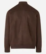 Chaqueta bomber azul marino lisa, con cierre frontal, cuello redondo y bolsillos laterales.