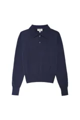 Sweater de punto color gris con cuello estilo polo, cierre frontal con botones y mangas largas.