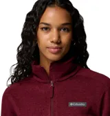 Campera de polar tipo jersey con cierre frontal completo, cuello alto, bolsillos laterales con cierre y logo de la marca bordado en el pecho.