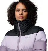 Chaqueta acolchada Columbia modelo Puffect II, con diseño de bloques de color en tonos negro y lila. Presenta cuello alto, cierre frontal completo, bolsillos laterales con cremallera y puños elásticos.