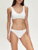 Vedetina color piel, corte clásico, sin costuras.