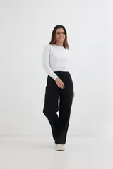 Sweatshirt gris claro de algodón, de corte clásico y manga larga.