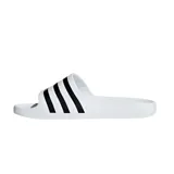 Sandalias tipo ojota Adidas Adilette Aqua, color blanco con tres franjas negras en la tira superior.