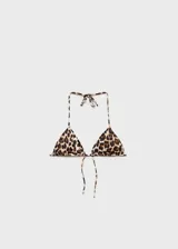 Top de bikini con estampado animal print de leopardo, con cierre de lazo en cuello y espalda, forro interior y diseño de triángulo.